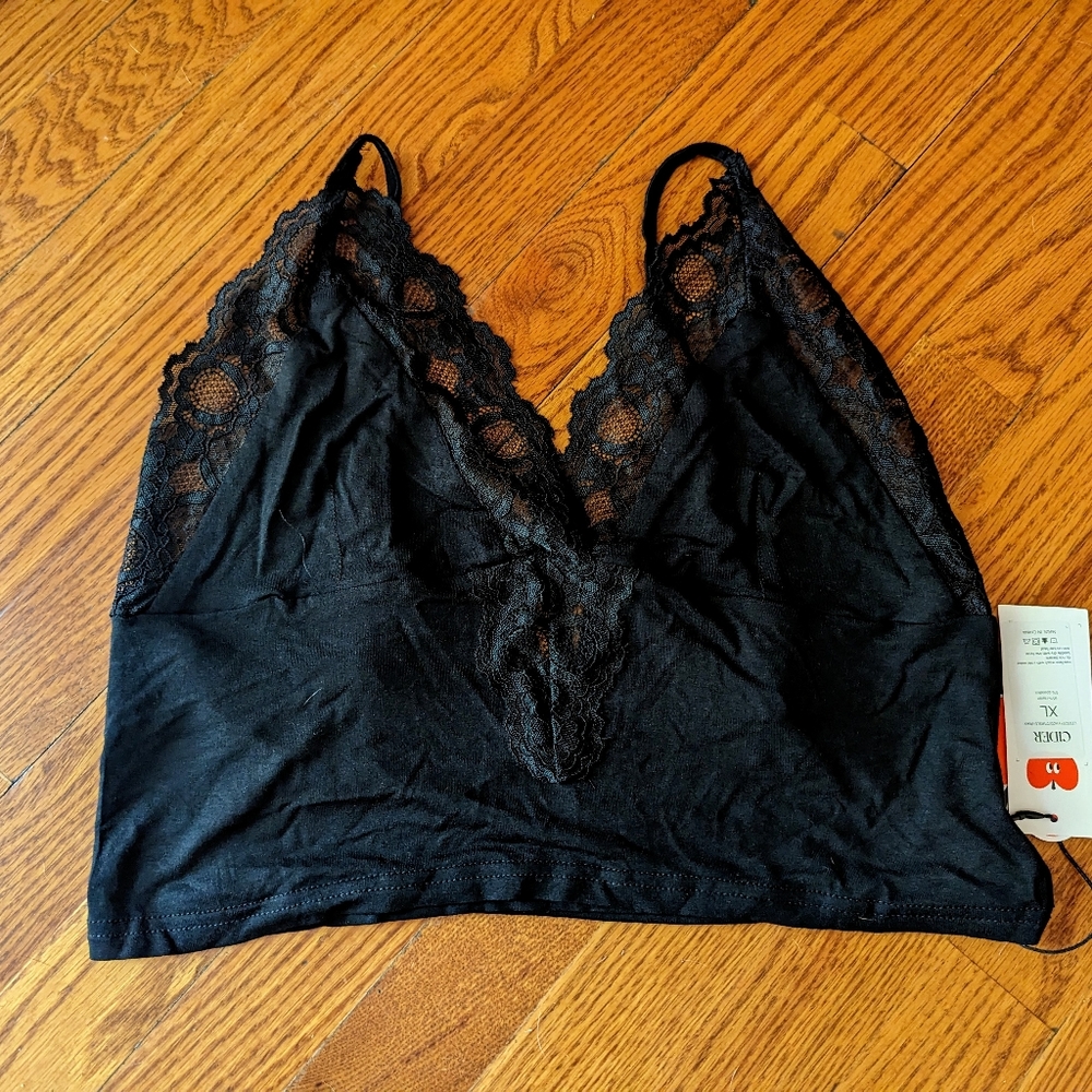 Cider brand new with tags black cropped tank top size XL